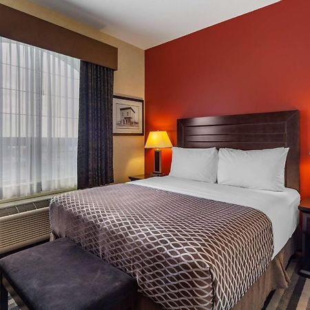 Best Western Plus Meridian Lloydminster Exterior photo