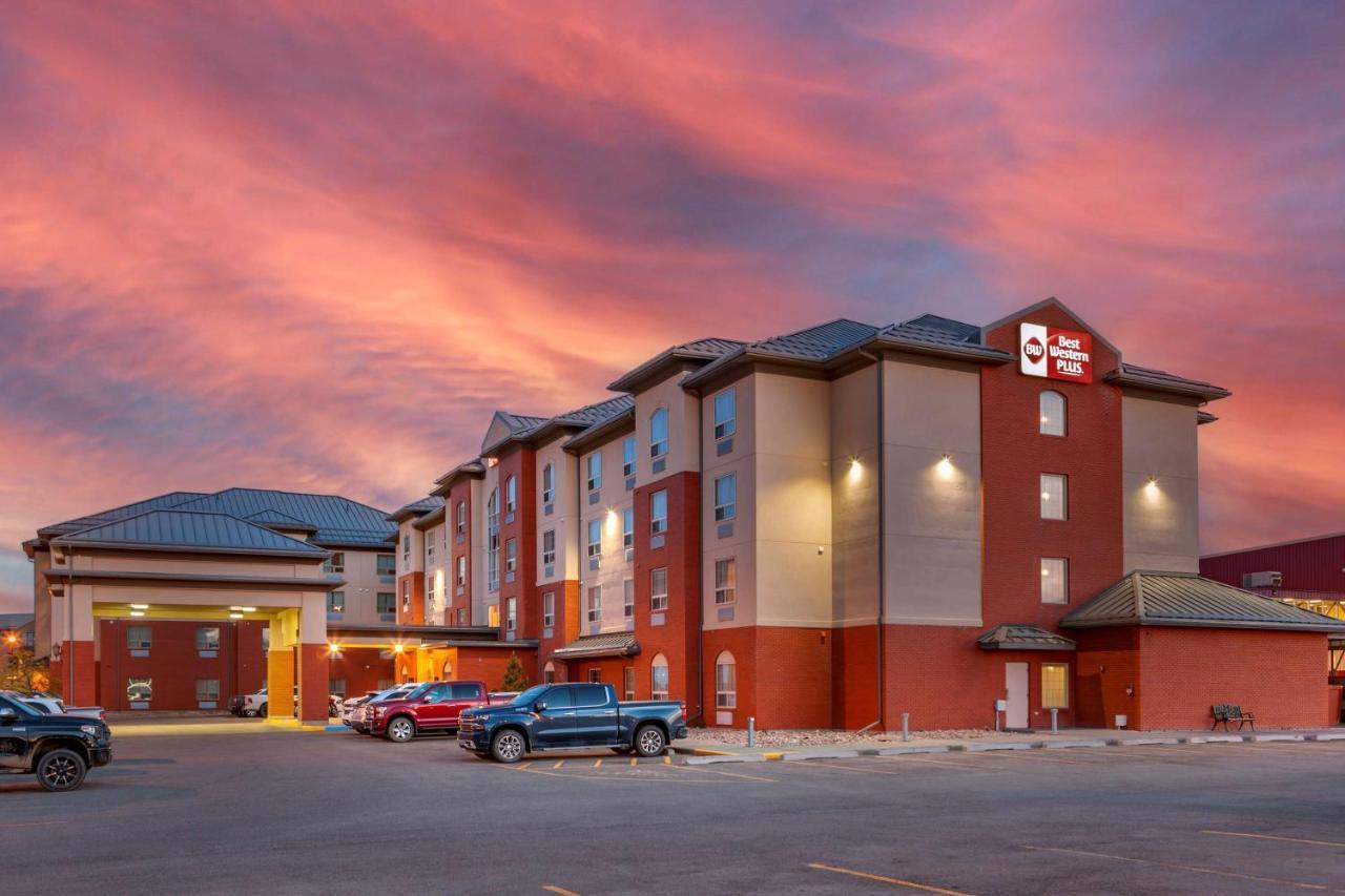 Best Western Plus Meridian Lloydminster Exterior photo