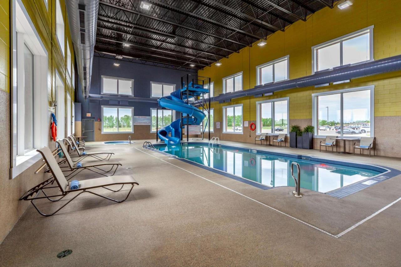 Best Western Plus Meridian Lloydminster Exterior photo
