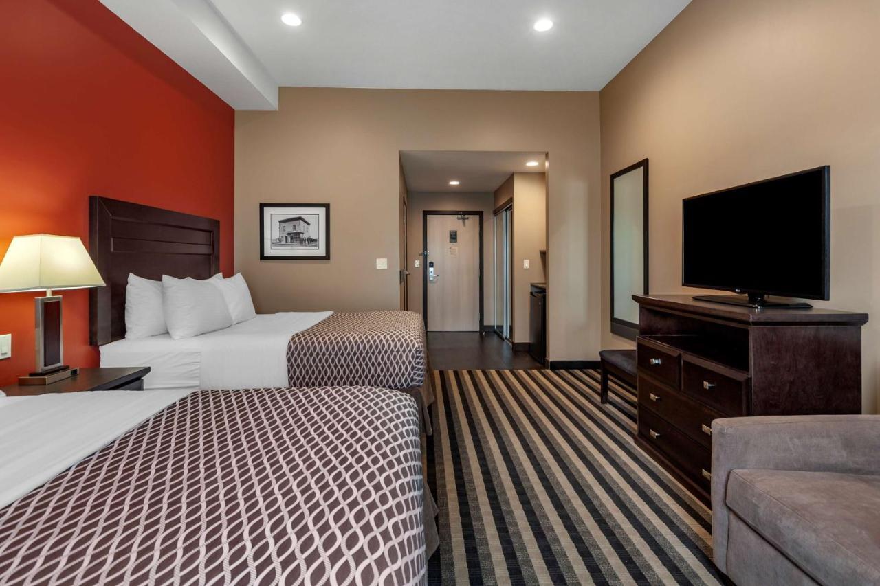 Best Western Plus Meridian Lloydminster Exterior photo