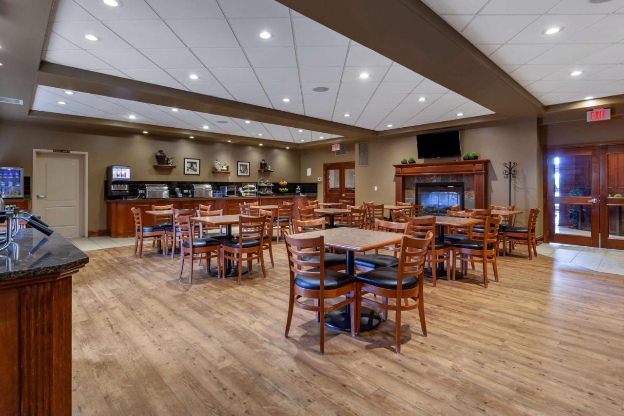 Best Western Plus Meridian Lloydminster Exterior photo