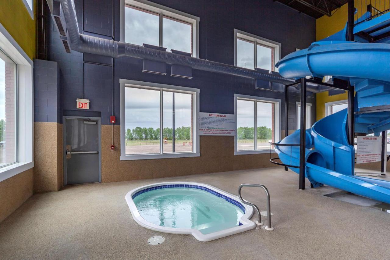 Best Western Plus Meridian Lloydminster Exterior photo